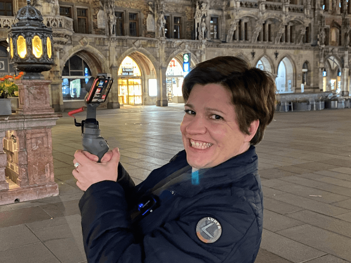 Synthia offering a video tour of Munich
