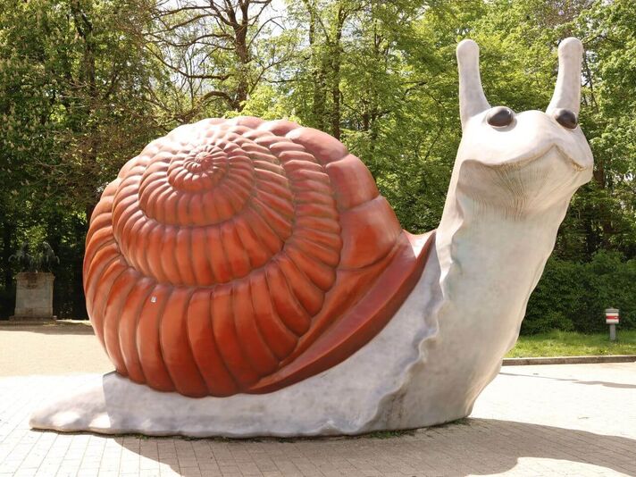 Schneckenskulptur im Münchner Westend
