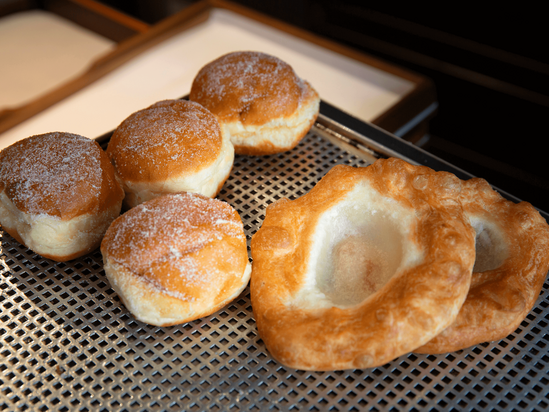 Schmalznudeln und Krapfen auf einer Stadtführung