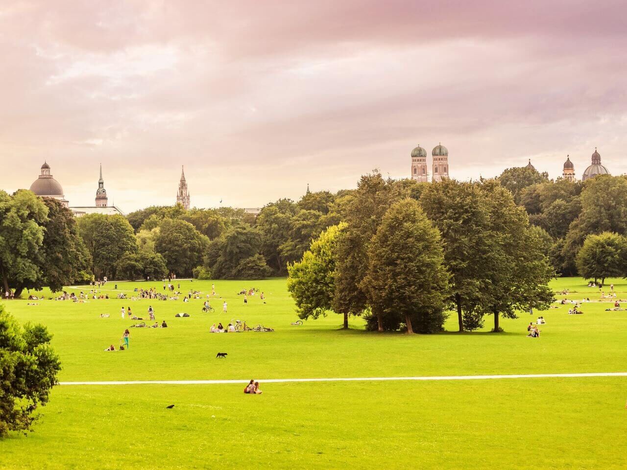 Die Skyline von München vom Monopteros aus