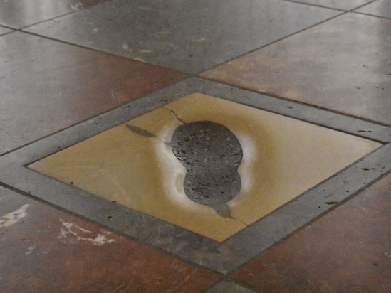 Der Teufelstritt in der Frauenkirche