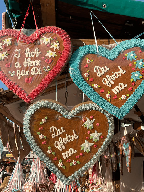 Lebkuchenherzen auf dem Oktoberfest in München